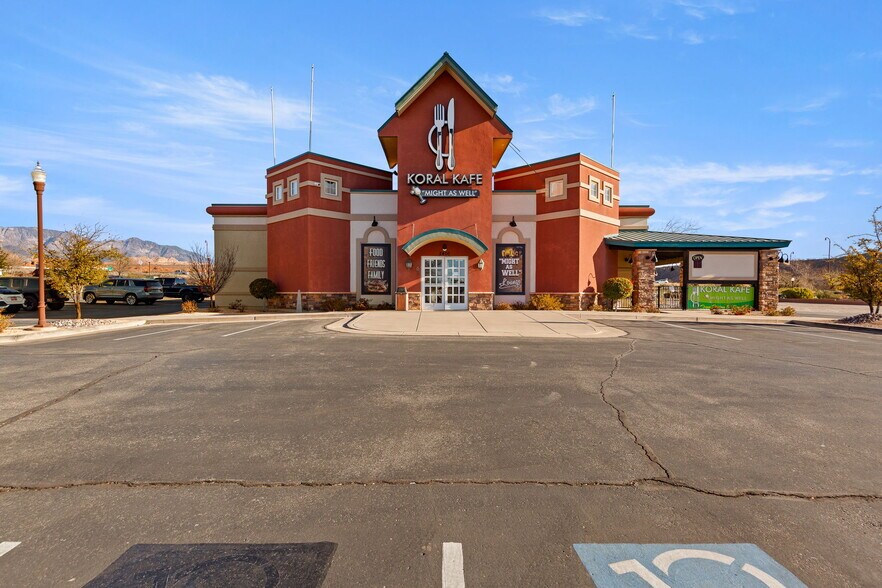 More Photos Of 2400 N Town Center Dr, Washington Restaurant For Sale