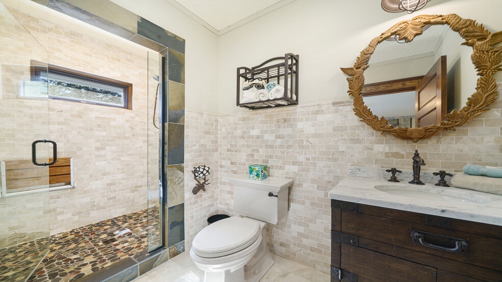 More Photos Of 409 N State St, Franklin Grove Hotel For Sale