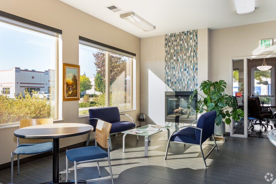 More Photos Of 4911 W 58th Ave, Arvada Warehouse For Lease