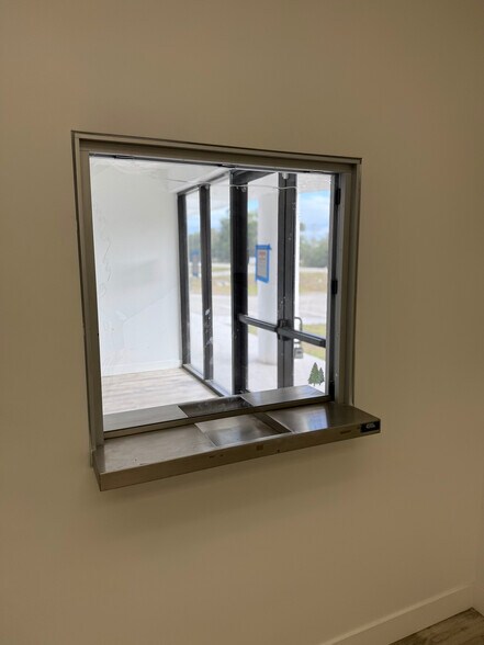 More Photos Of 3205 Beck Blvd, Naples Office For Sale