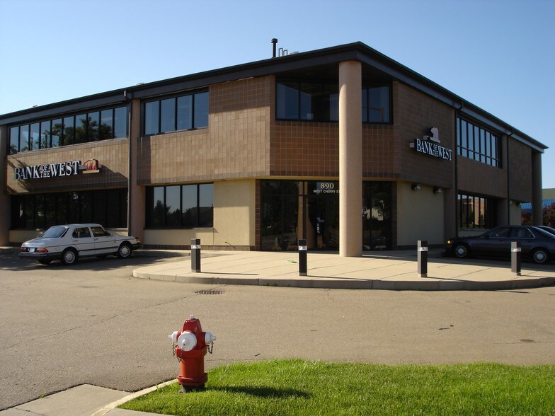 More Photos Of 890 W Cherry St, Louisville Office For Sale