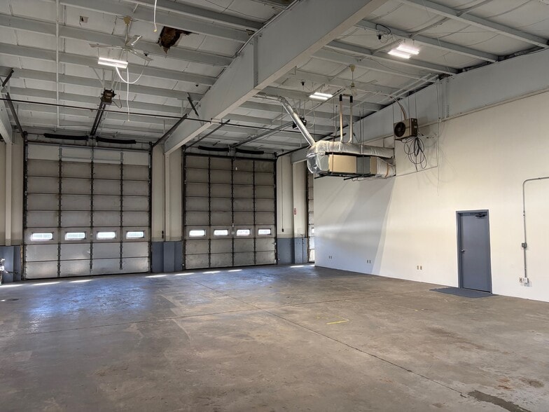 Primary Photo Of 86 Elm St, Hopkinton Flex For Lease