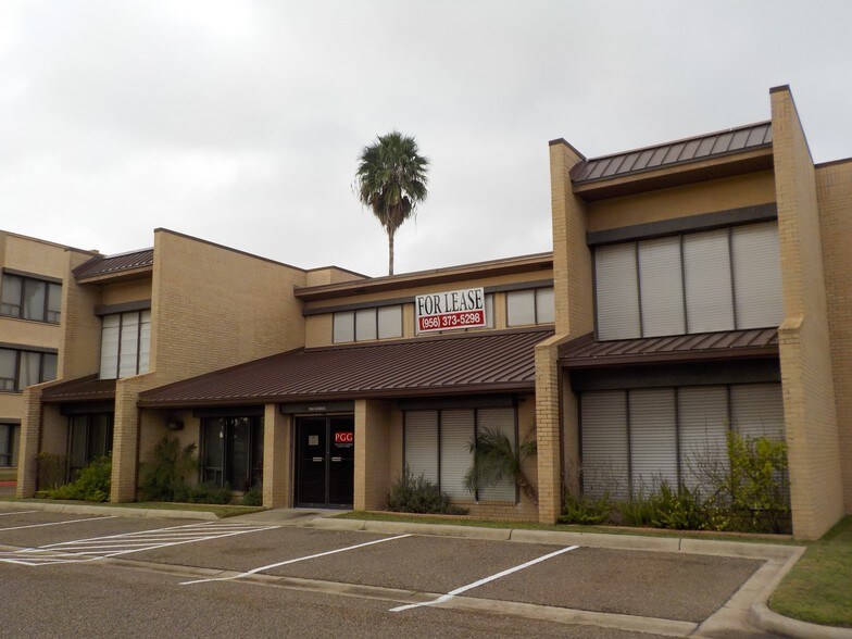 More Photos Of 3700 N 10th St, McAllen Office For Lease