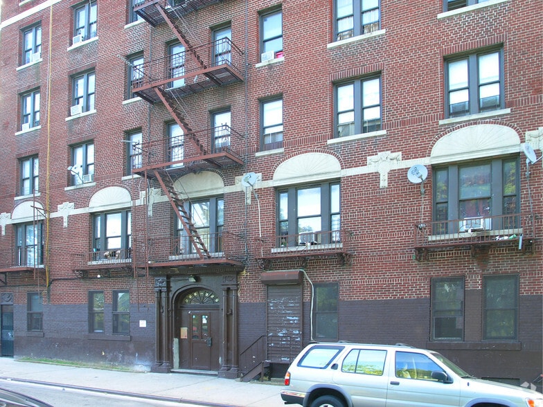 More Photos Of 657 Crotona Park, Bronx Apartments For Sale