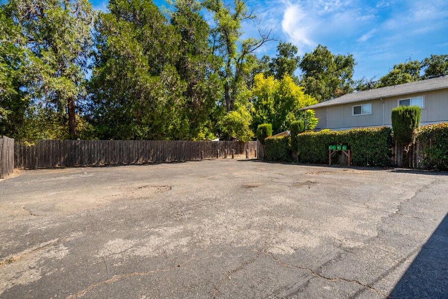 More Photos Of 2616 W Hillside Dr, Anderson Apartments For Sale
