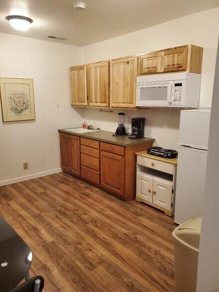 More Photos Of 181 NW Bunnell Ave, Grants Pass Apartments For Sale