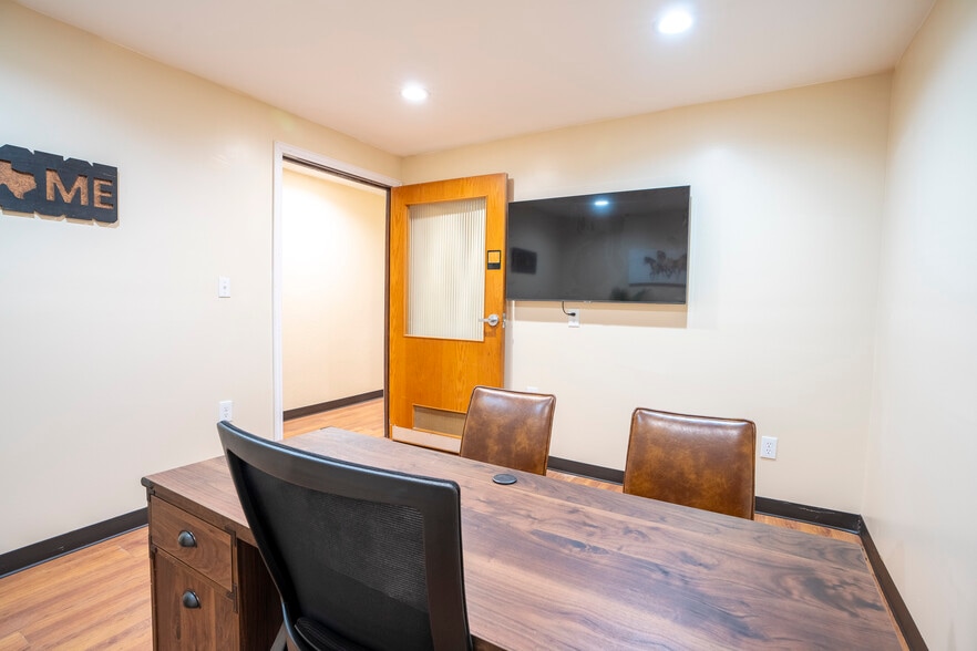 More Photos Of 5232 East Fwy, Baytown Specialty For Sale
