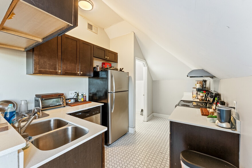 More Photos Of 1733 W Clinch Ave, Knoxville Apartments For Sale