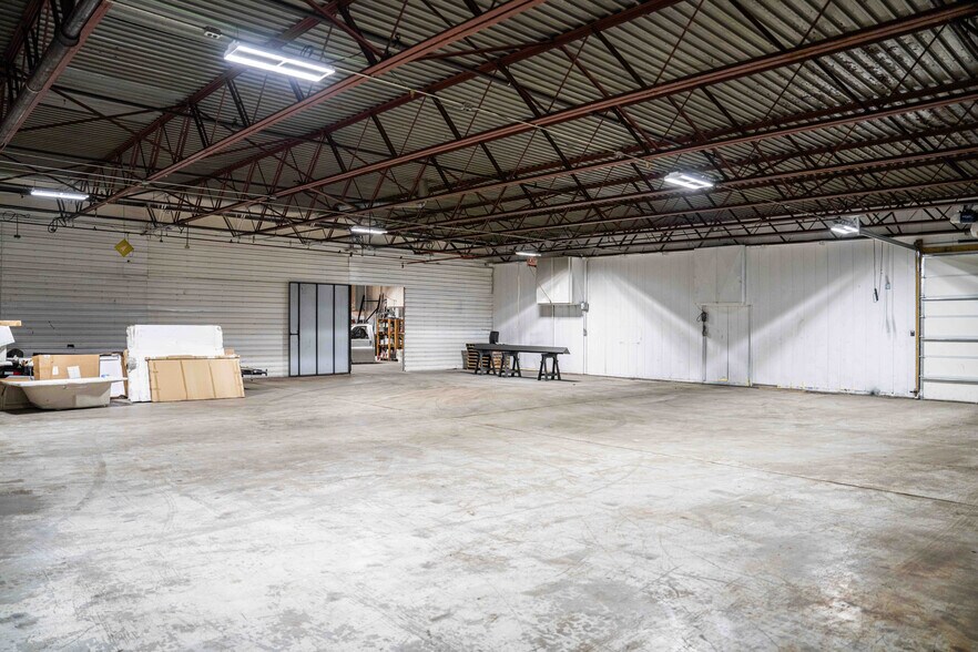 More Photos Of 201 N Missouri Ave, Sedalia Manufacturing For Sale