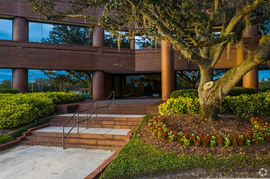 More Photos Of 9950 Princess Palm Ave, Tampa Office For Sale