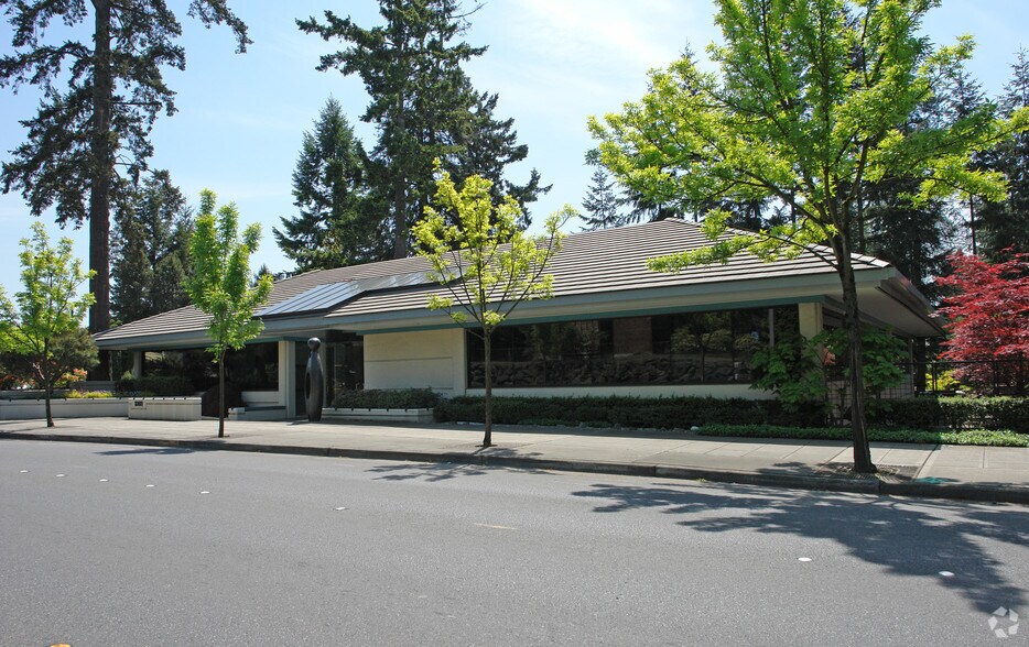 More Photos Of 10811 Main St, Bellevue Office For Sale