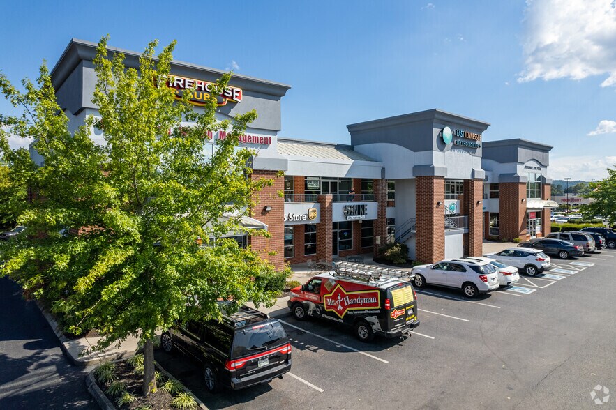 More Photos Of 1143 Oak Ridge Tpke, Oak Ridge Restaurant For Sale