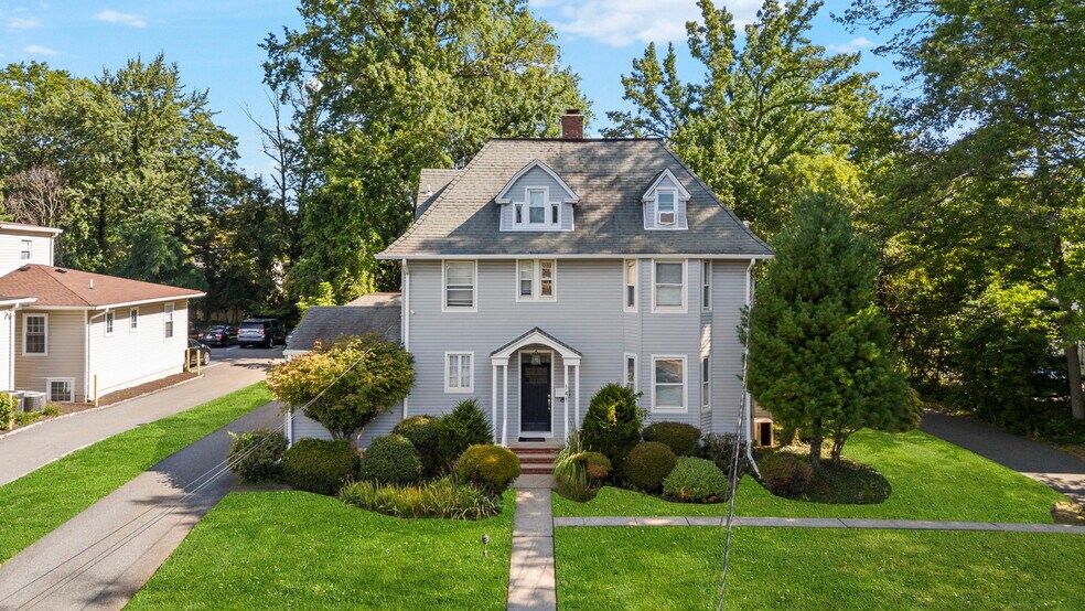 More Photos Of 141 S Euclid Ave, Westfield Office For Sale