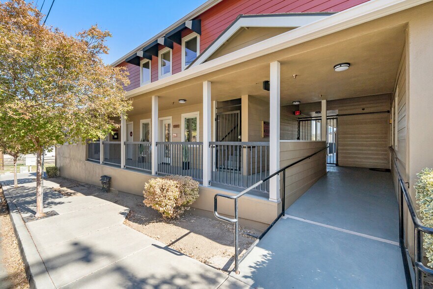 More Photos Of 1400 Railroad St, Paso Robles Office For Lease