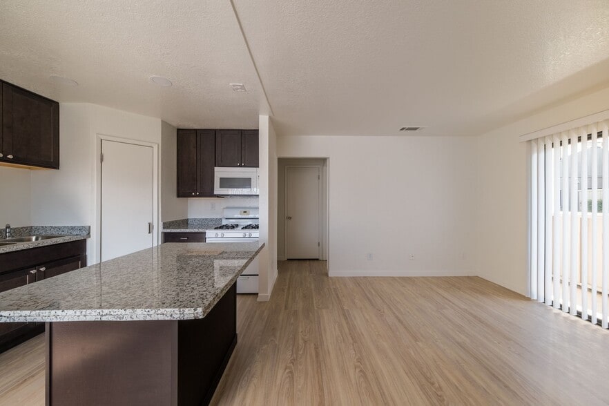 More Photos Of 367 N Union Rd, Manteca Apartments For Sale