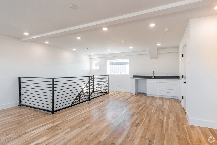 More Photos Of , Dallas Multifamily For Sale