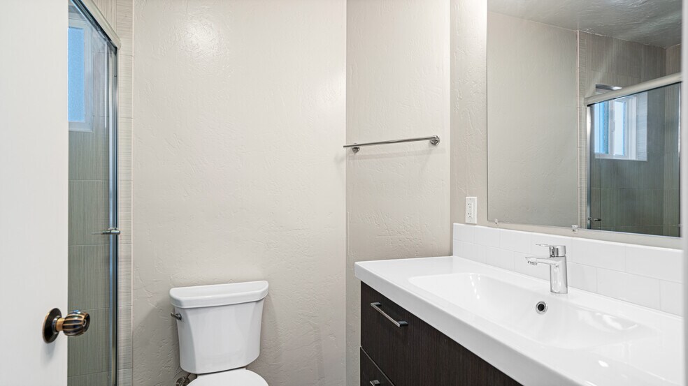 More Photos Of 151-153 Upper Via Casitas, Greenbrae Apartments For Sale