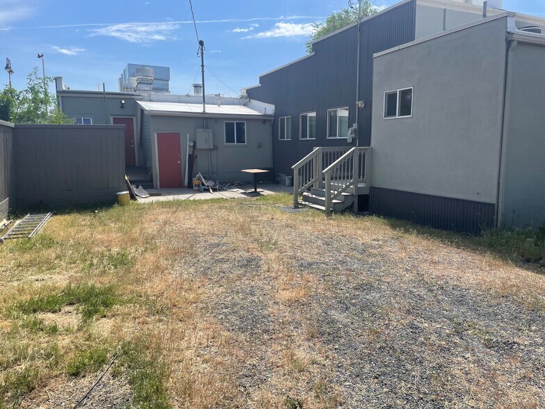 More Photos Of 330 Main Ave E, Soap Lake Freestanding For Lease