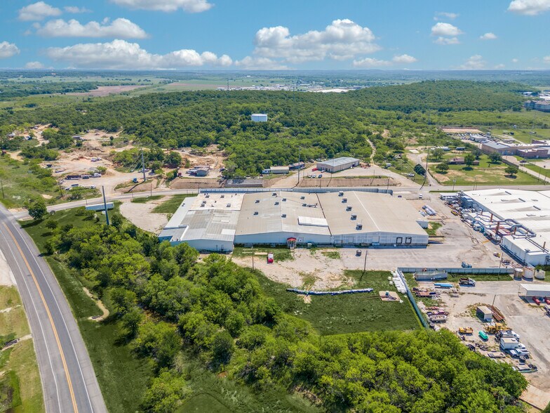 More Photos Of 338 Cliff Dr, Graham Manufacturing For Lease