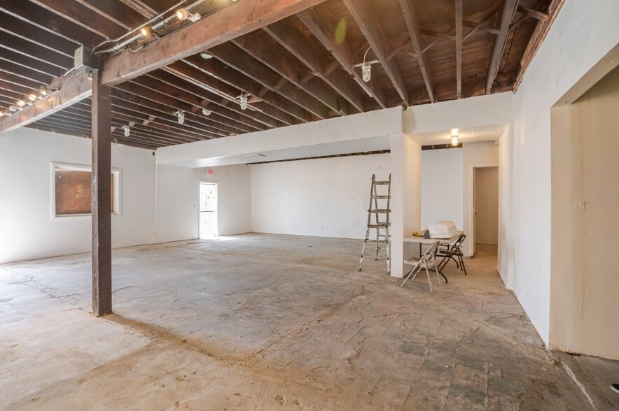 More Photos Of 1323-1325 Broadway, Los Angeles Office For Sale