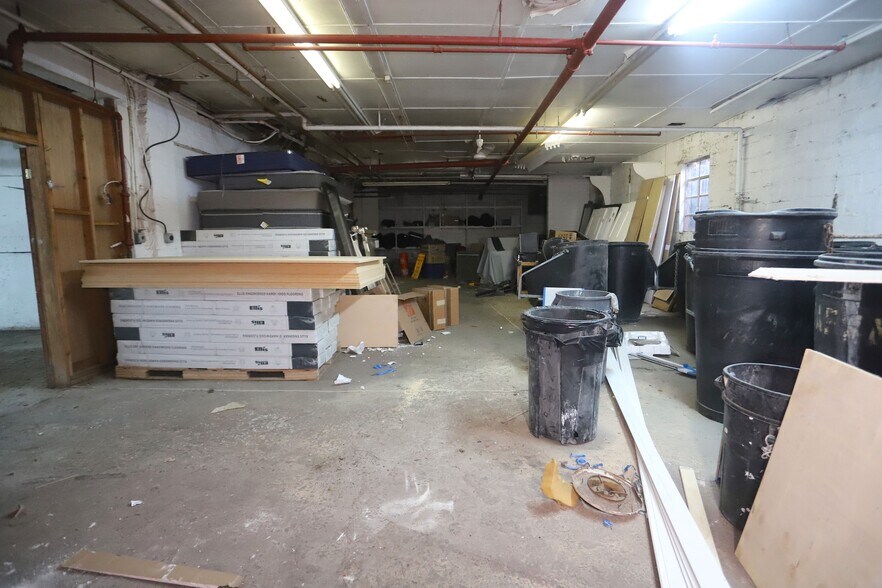 More Photos Of 136-138 34th St, Union City Warehouse For Lease