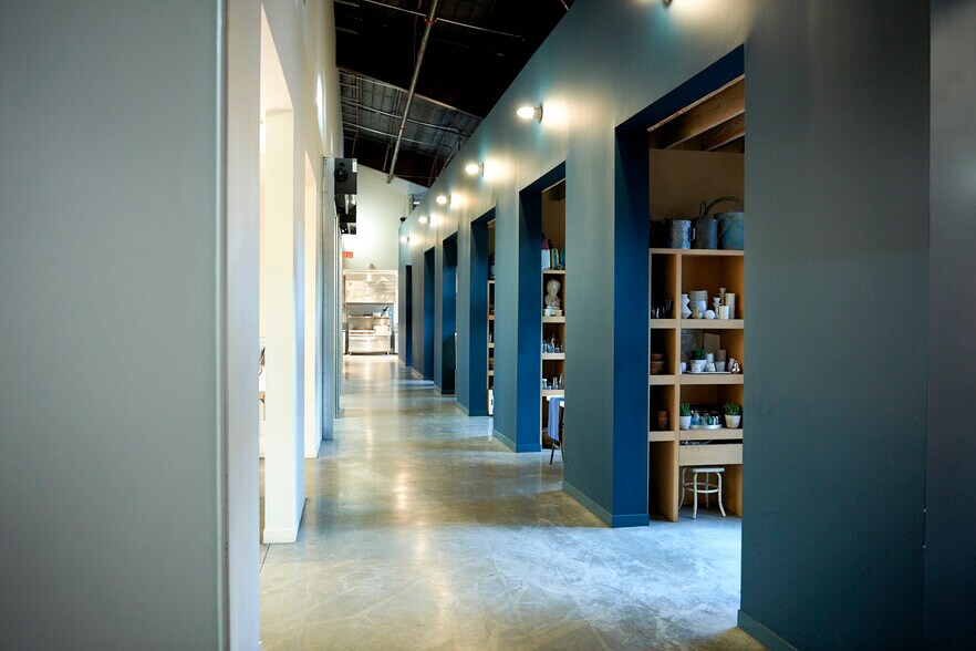 More Photos Of 5226 Elm St, Bellaire Light Distribution For Sale