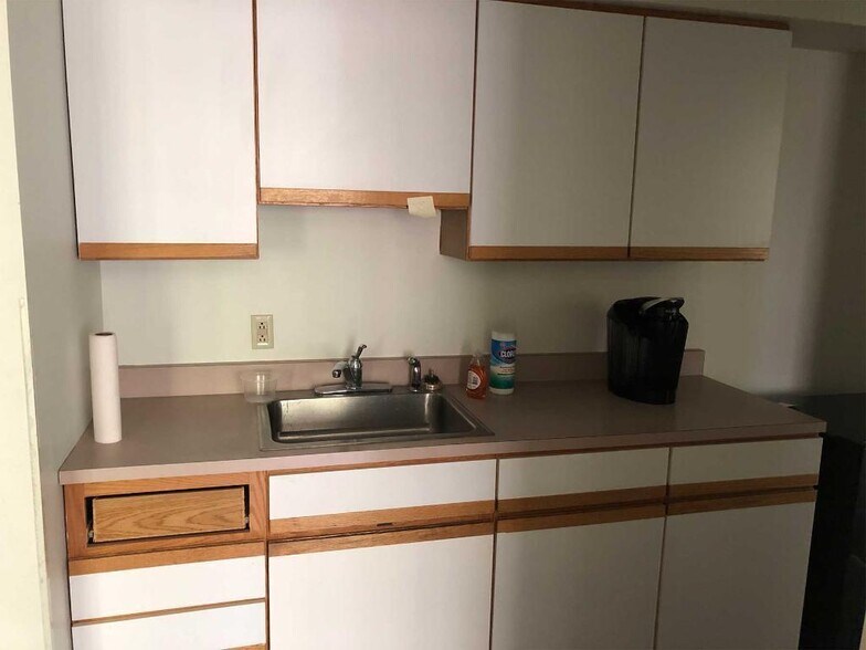 More Photos Of 1085 Route 4 E, Rutland Office For Lease