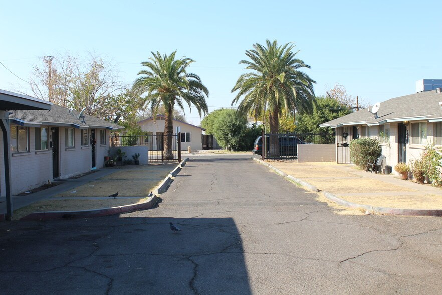 More Photos Of 7107-7113 N 53rd Ave, Glendale Apartments For Sale