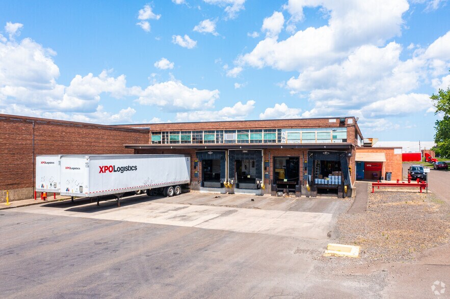 More Photos Of 2201 Green Ln, Levittown Unknown For Lease