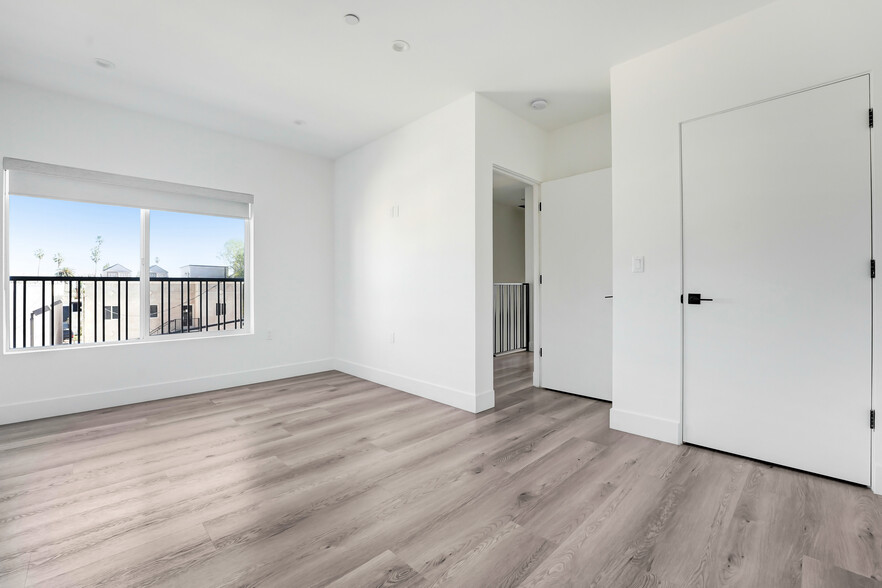 More Photos Of 21719 Hart St, Canoga Park Apartments For Sale