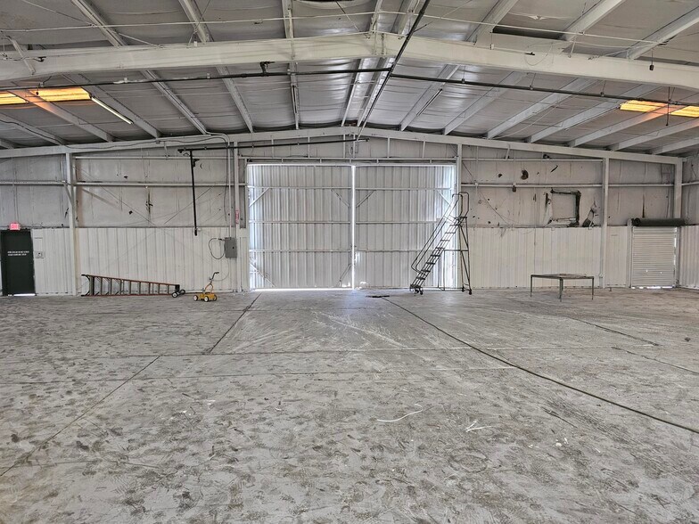 More Photos Of 2360 Harris St, Austell Warehouse For Sale