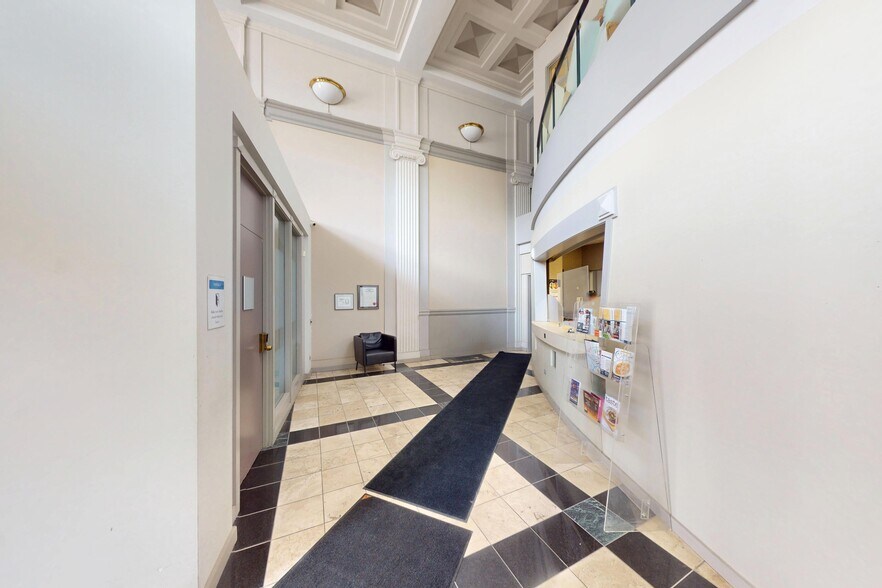 More Photos Of 426 Portage Av, Winnipeg Office For Sale