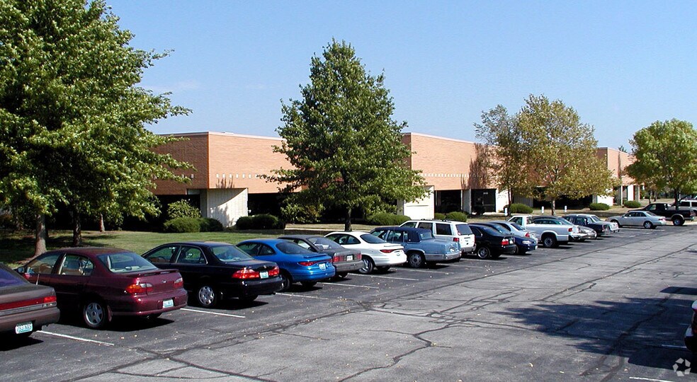 More Photos Of 8400-8416 NW 107th Ter, Kansas City Flex For Lease