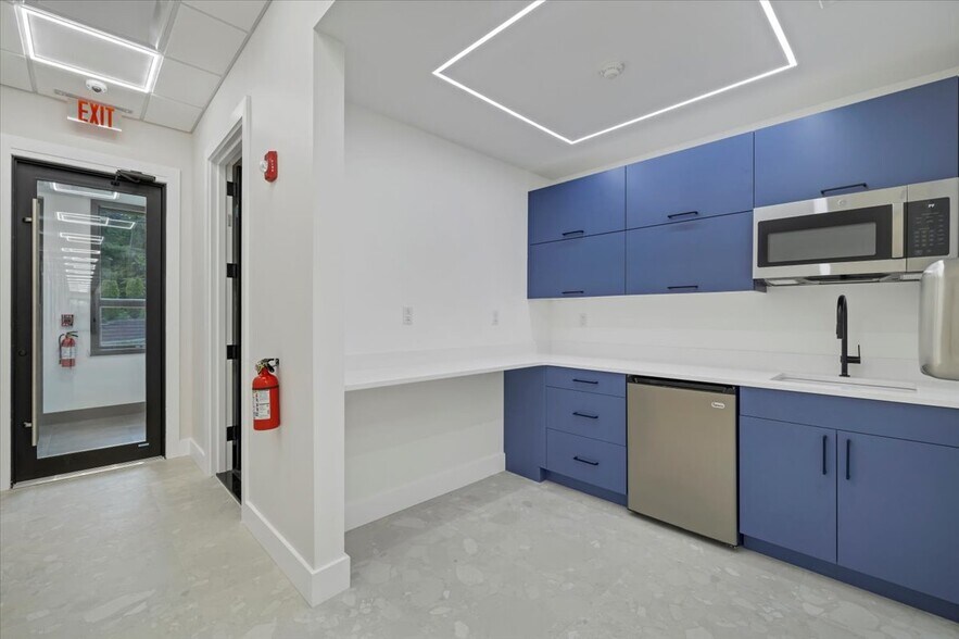 More Photos Of 72 Summit Ave, Montvale Office Residential For Lease