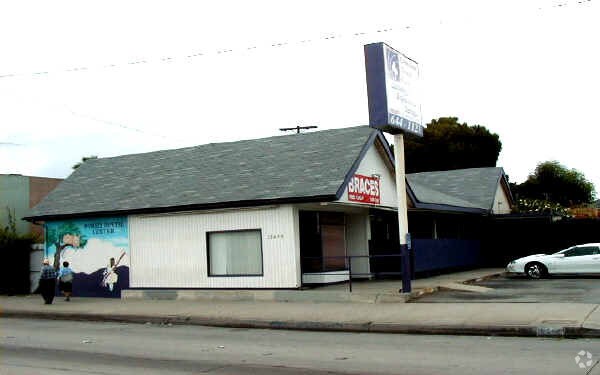 Primary Photo Of , Hawthorne General Retail For Sale