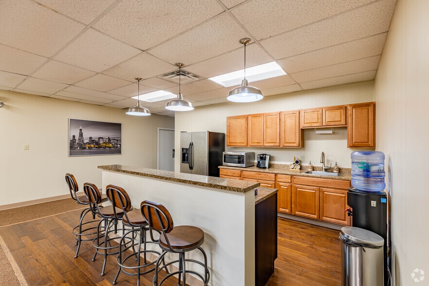 More Photos Of 351-355 5th Ave, Pittsburgh Office For Lease