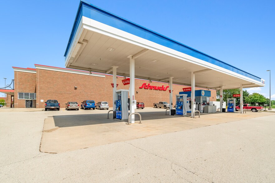 More Photos Of 2206 Barnes Blvd, Rockford Supermarket For Sale