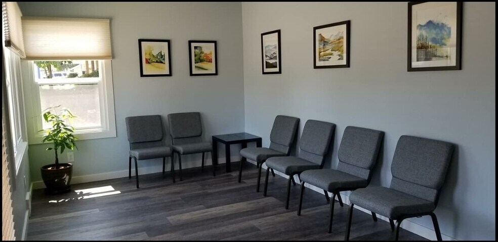 More Photos Of 1095 N 1st St, Stayton Medical For Lease