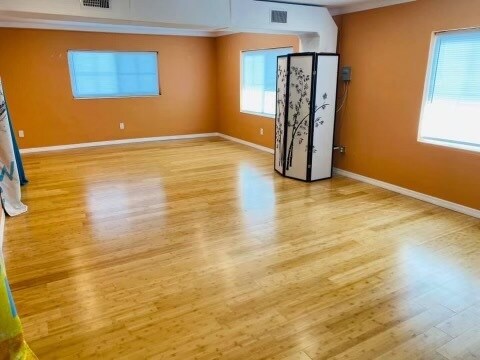 More Photos Of 2501 6th Ave S, Saint Petersburg Flex For Lease