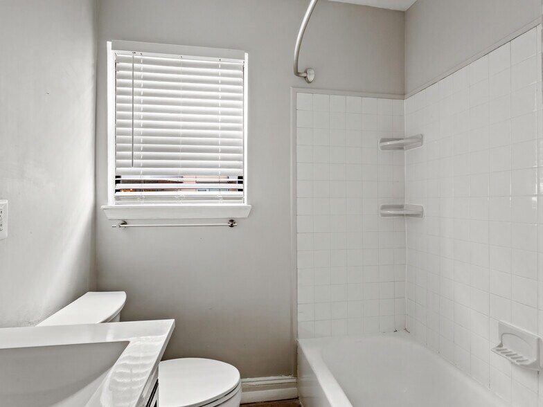 More Photos Of 1223 N St NW, Washington Apartments For Sale