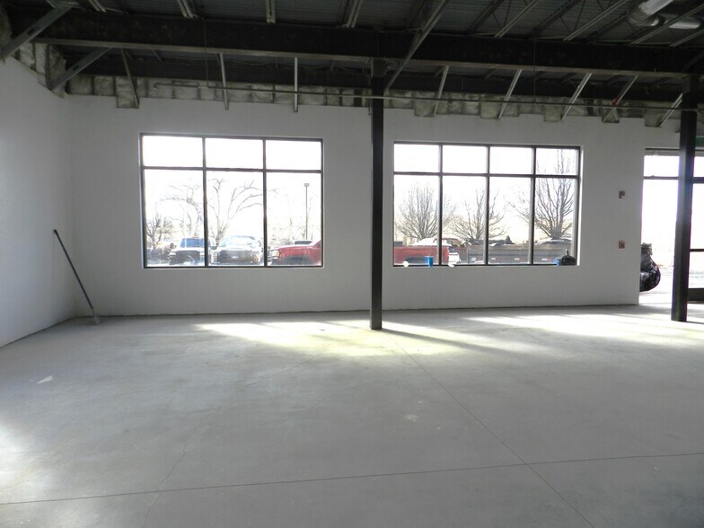 More Photos Of 1404 Hawk Pky, Montrose Medical For Lease