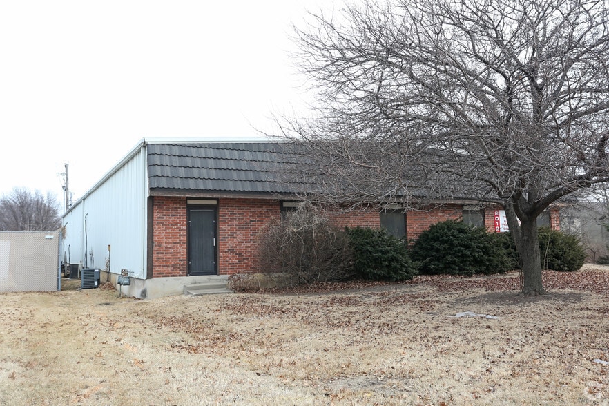 More Photos Of 2012 E Prairie Cir, Olathe Warehouse For Lease