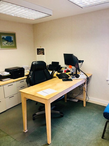 More Photos Of 4 Fort Hill Rd, Groton Office For Sale