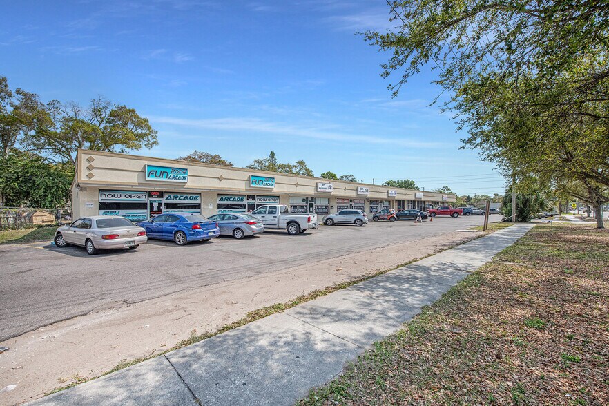More Photos Of 1952 49th St S, Saint Petersburg Storefront For Sale