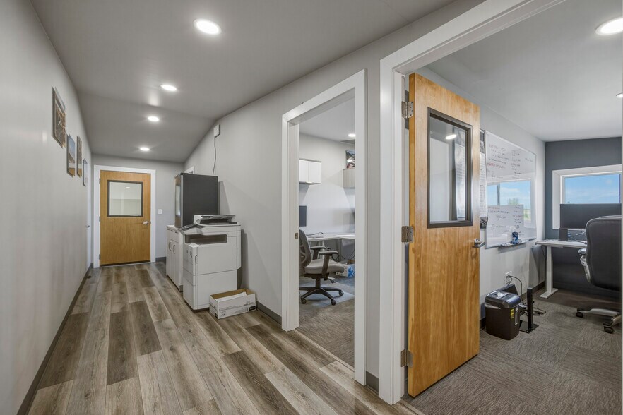 More Photos Of 2213 Henderson Loop, Richland Warehouse For Sale