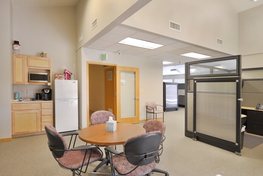 More Photos Of 724 Whalers Way, Fort Collins Office For Sale