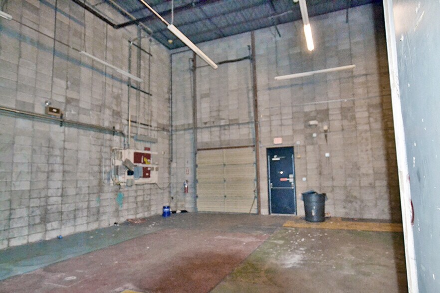 More Photos Of 317 Lincoln Hwy, Fairview Heights Auto Repair For Lease