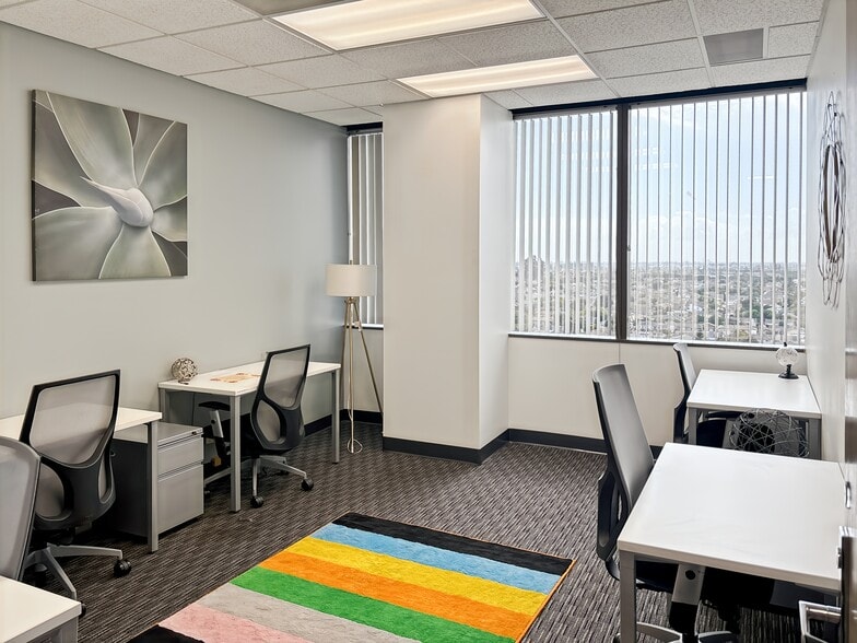 More Photos Of 300 East Esplanade Dr, Oxnard Coworking Space