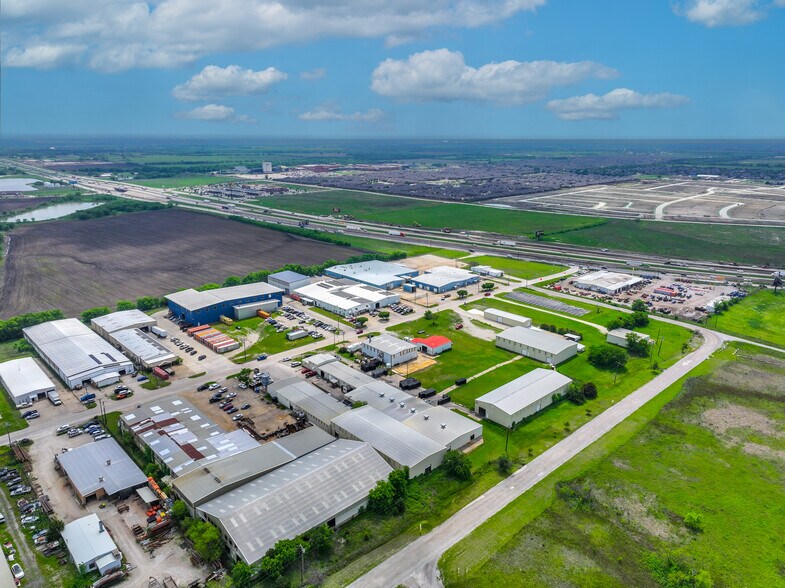 More Photos Of 1121-1201 Industrial Dr, Royse City Manufacturing For Sale