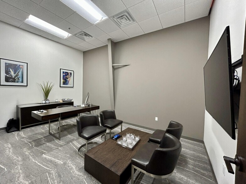 More Photos Of 101 SE 29th Ter, Lee's Summit Coworking Space